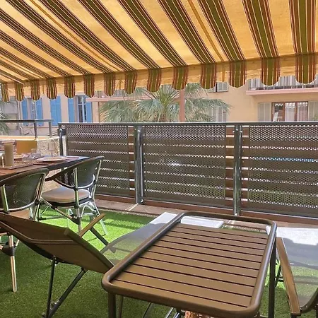 Regina - Victoria * サント・マキシム