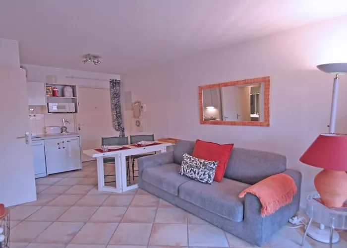 Regina - Victoria Σαιντ-Μαξίμ