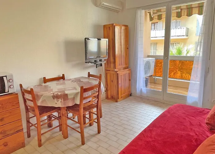 Regina - Victoria * Sainte-Maxime